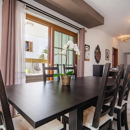 Tilley Private Pool Costa Teguise