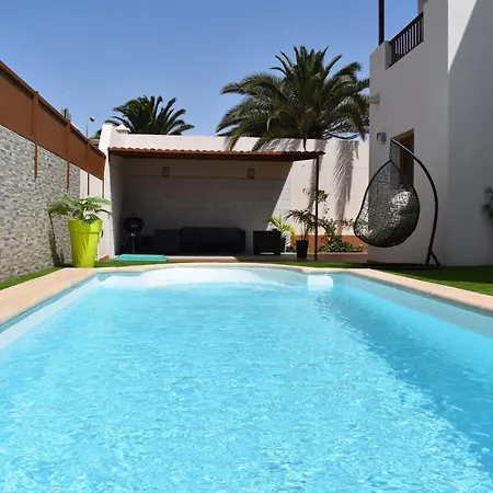 Tilley Private Pool Вилла Коста-Тегисе